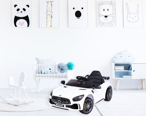 Samochód elektryczny dla dzieci MERCEDES AMG GTR biały Samochód elektryczny dla dzieci MERCEDES AMG GTR biały