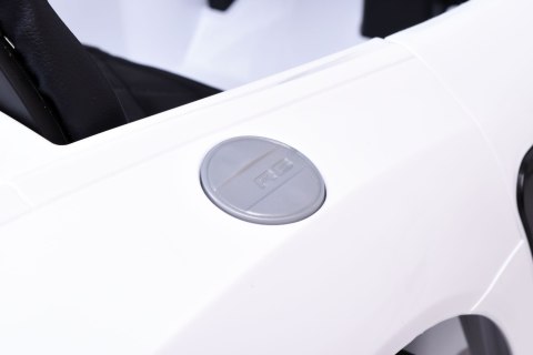 Samochód elektryczny dla dzieci AUDI R8 SPYDER biały Samochód elektryczny dla dzieci AUDI R8 SPYDER biały
