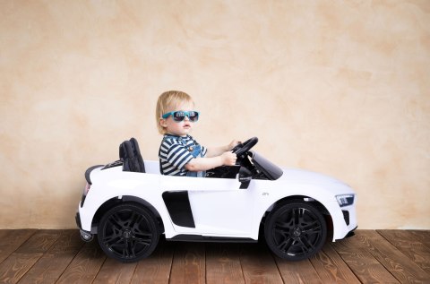 Samochód elektryczny dla dzieci AUDI R8 SPYDER biały Samochód elektryczny dla dzieci AUDI R8 SPYDER biały