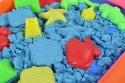 Piasek kinetyczny MAGIC SAND z piaskownicą i foremkami - niebieski Piasek kinetyczny MAGIC SAND z piaskownicą i foremkami - niebieski