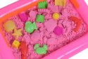 Piasek kinetyczny MAGIC SAND z piaskownicą i foremkami - różowy Piasek kinetyczny MAGIC SAND z piaskownicą i foremkami - różowy
