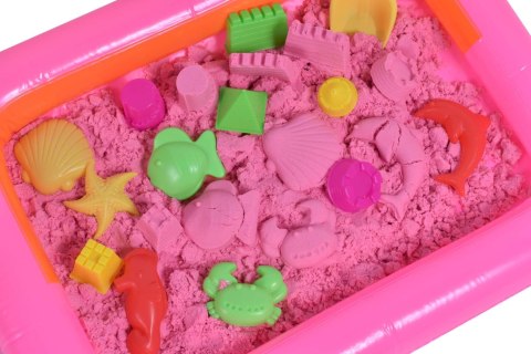 Piasek kinetyczny MAGIC SAND z piaskownicą i foremkami - różowy Piasek kinetyczny MAGIC SAND z piaskownicą i foremkami - różowy